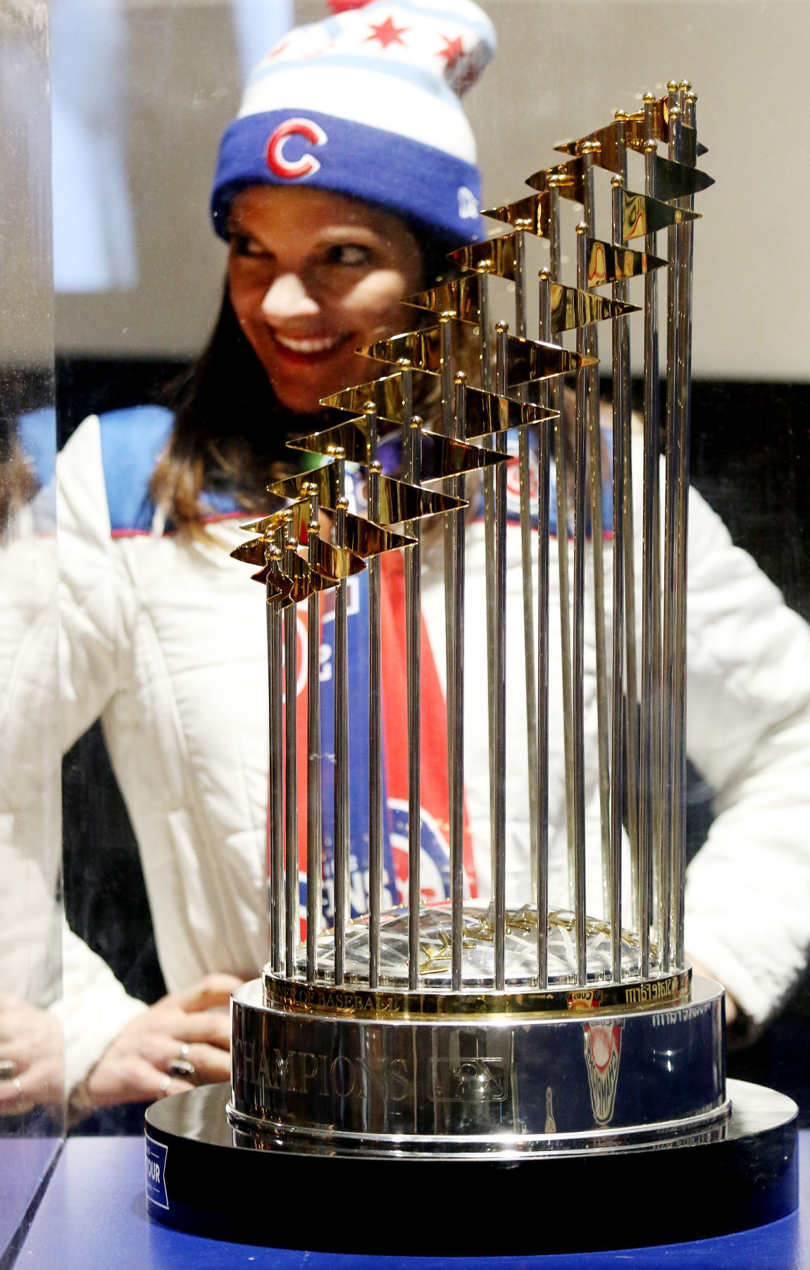Thousands view Cubs' World Series trophy at BMO