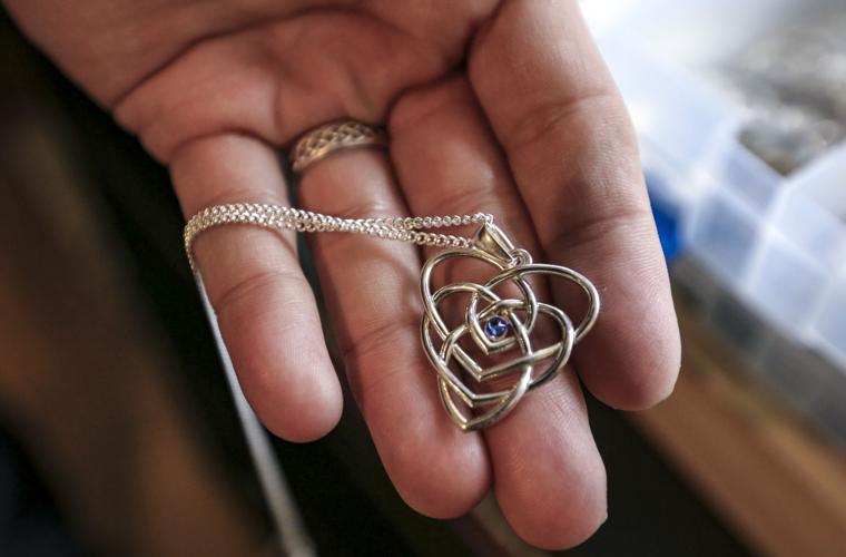 Mudret stewardesse Udveksle Notes @ Noon: Engineer designs, sells 3D-printed jewelry on the side