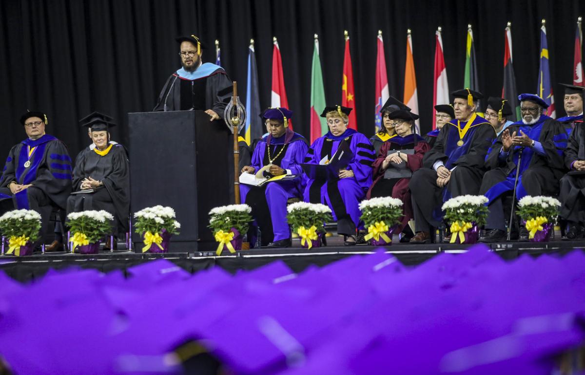 051417-WIU-QC-GRADUATION-022