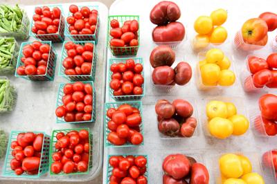 061519-mus-farmers-market-012a.JPG (copy)