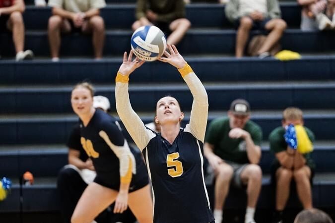 Augie suffers 3-1 loss at Elmhurst