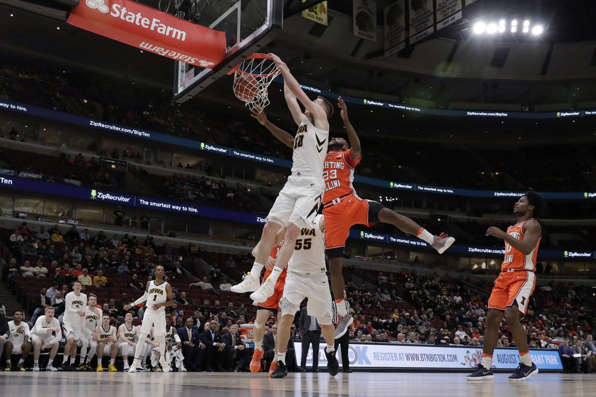 Hawkeyes Baer End Skid With Rout Of Illini Iowa Hawkeyes