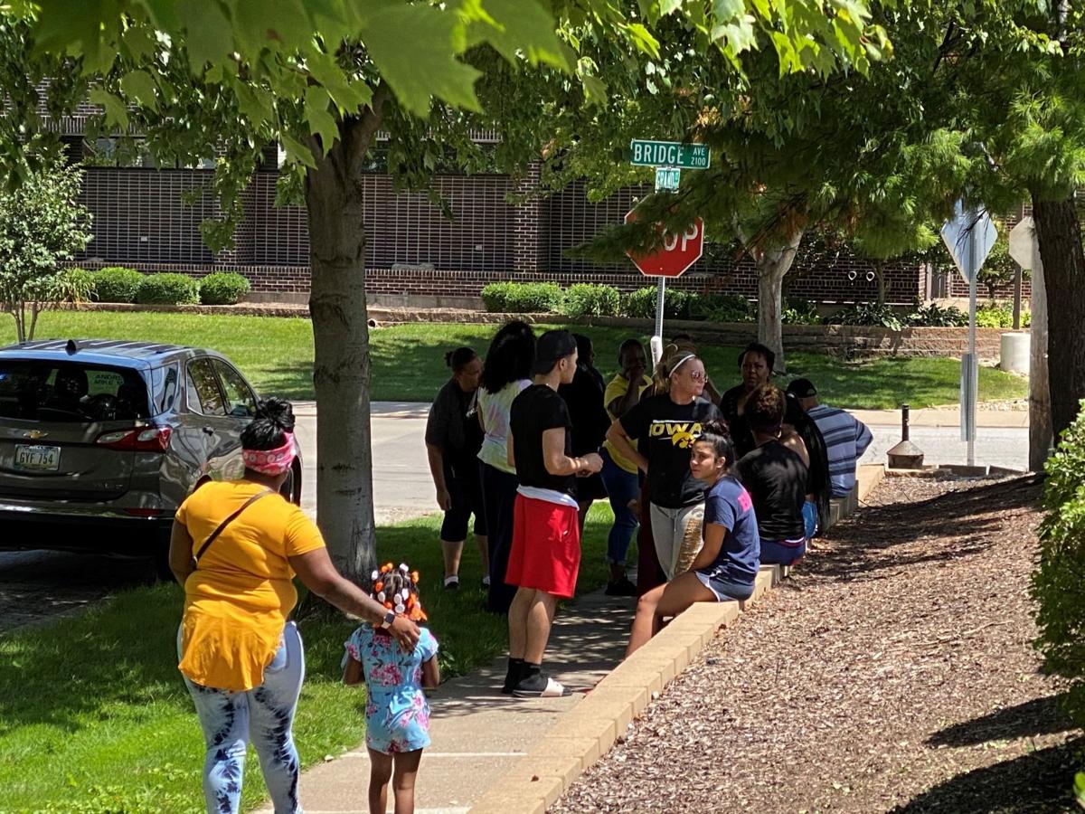 Father Shot At Son S Funeral Services In Davenport Dies Saturday Local News Qctimes Com