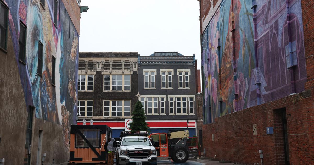 Downtown Rock Island prepares for season w Arts Alley Holiday Market