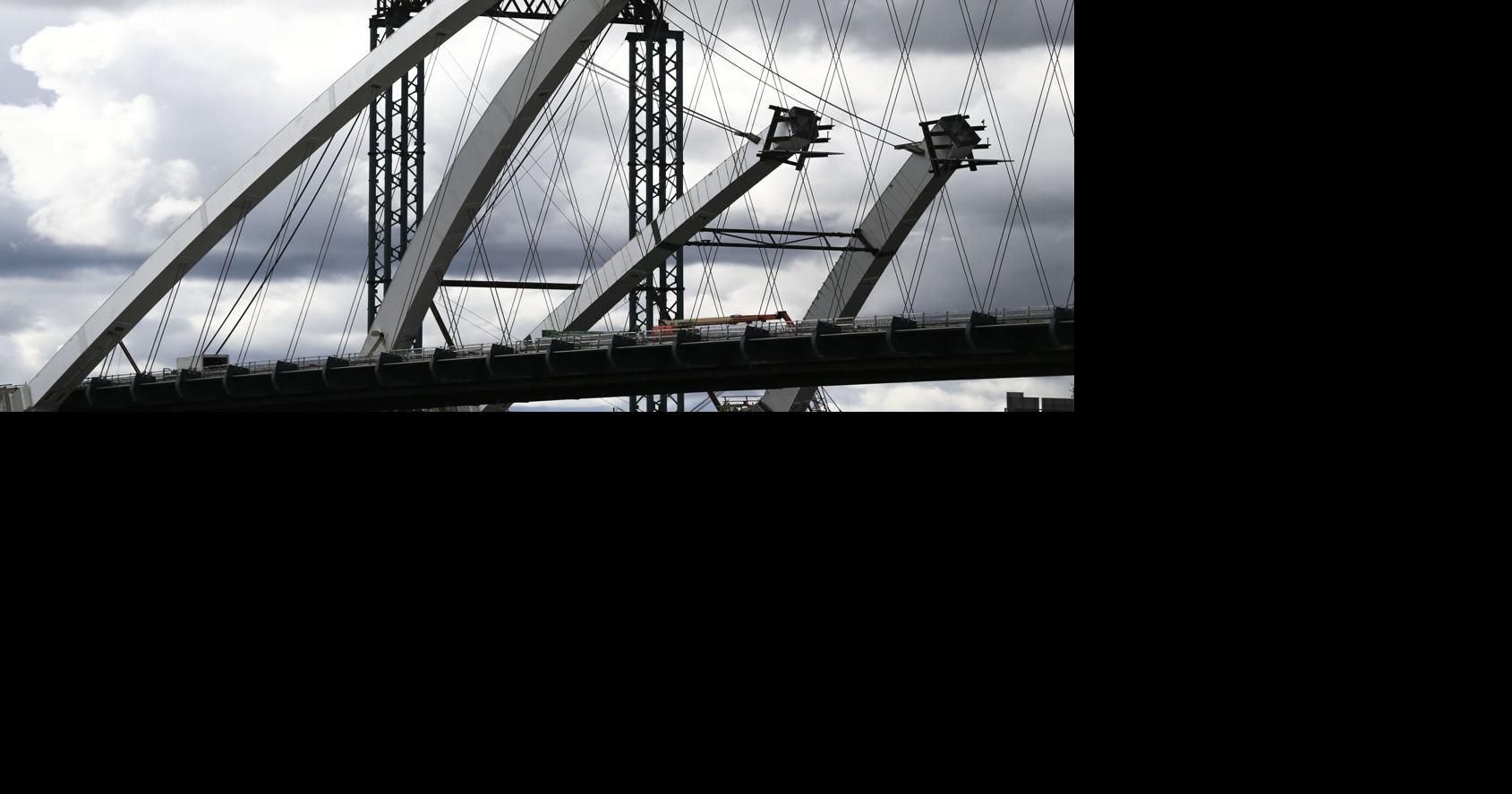 Photos: The building of the I-74 Bridge