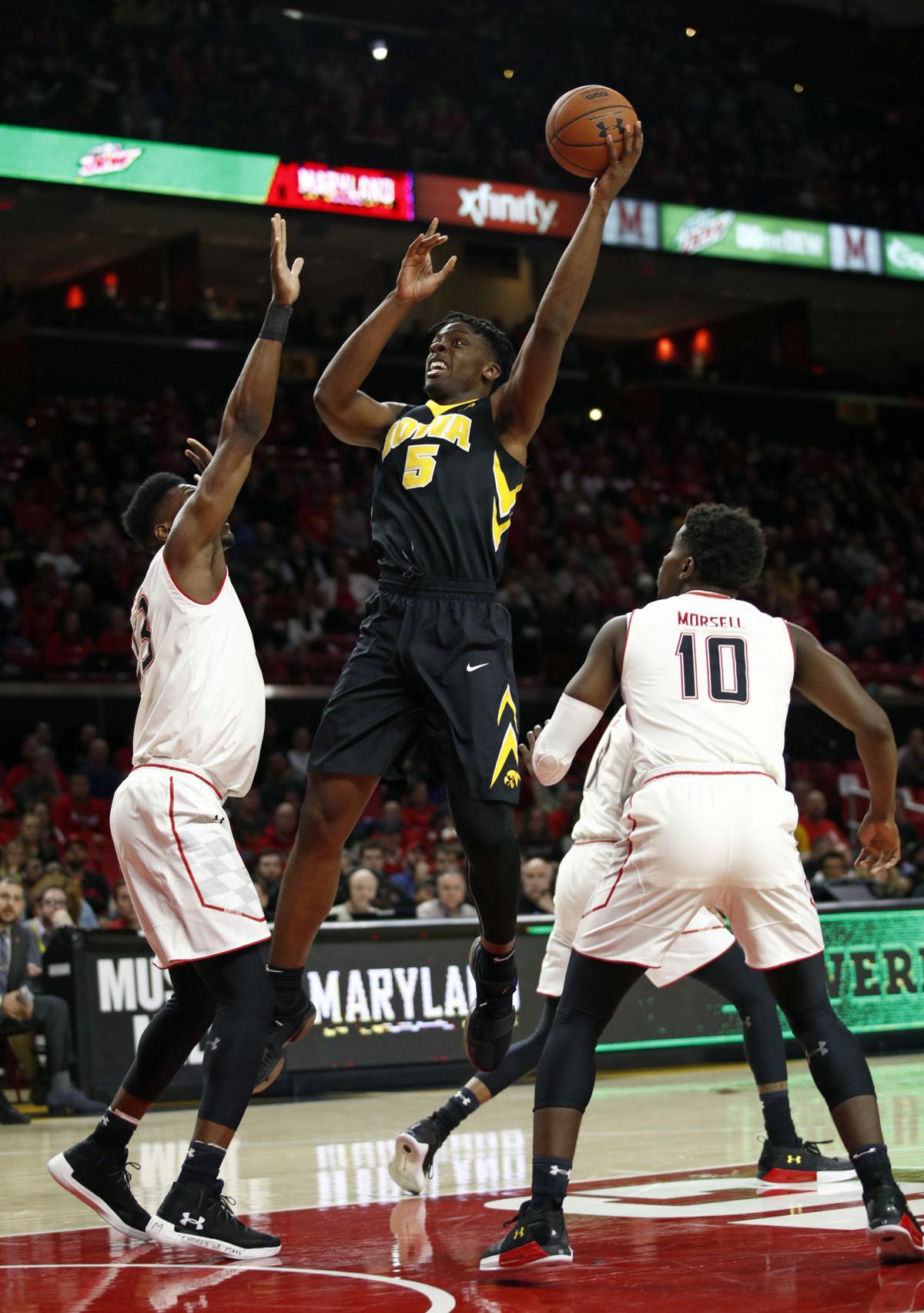 Mccaffery Ejected As Hawkeyes Go To 0 5 In Big Ten Iowa Hawkeyes