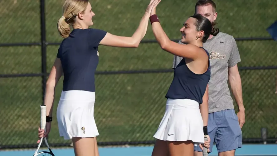 Augie remains undefeated in conference play with win over Carthage