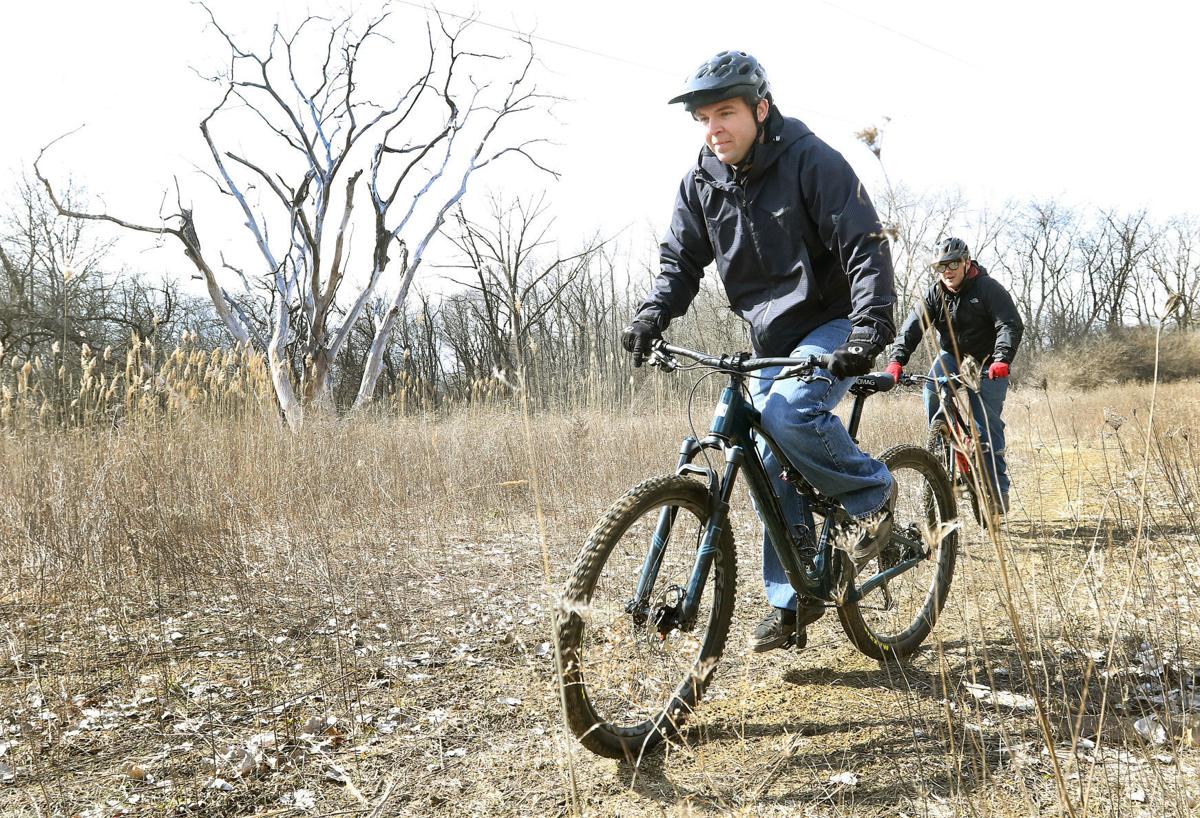 Volunteers Build Bettendorf S First Off Road Mountain Biking
