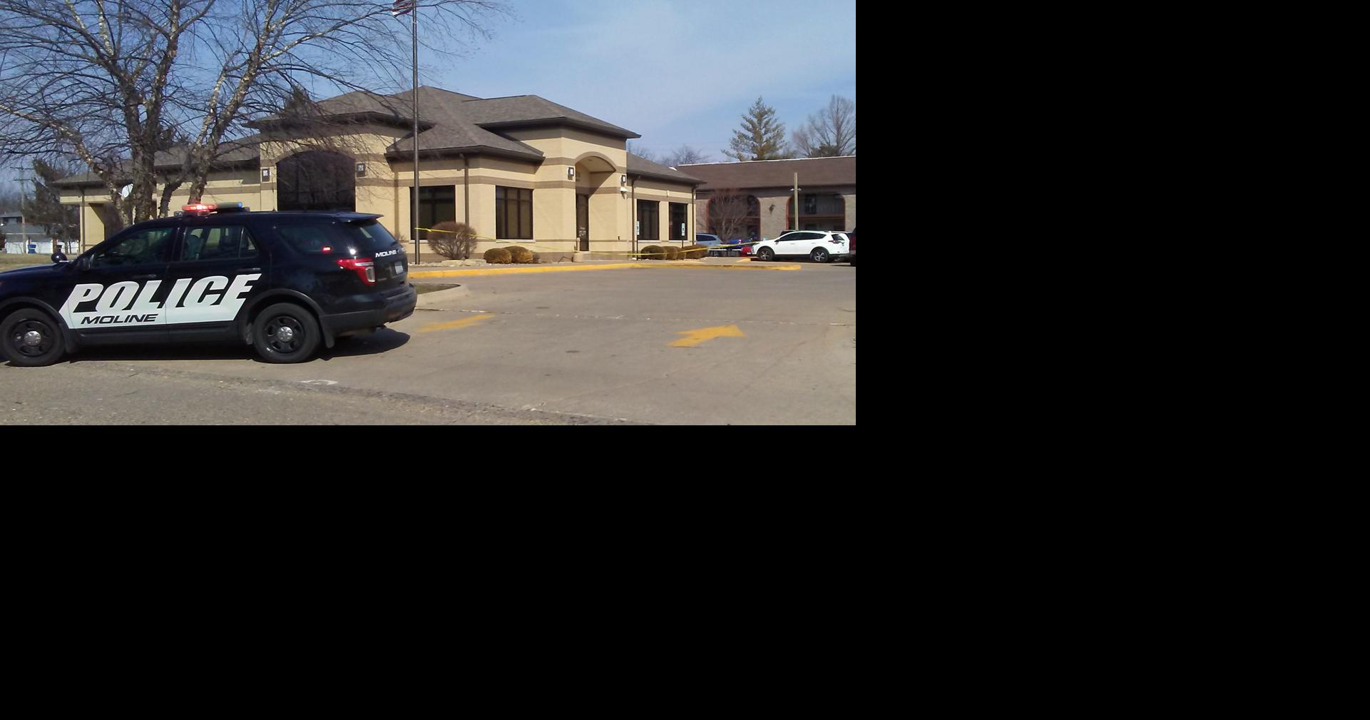 Clinton police investigate bank robbery