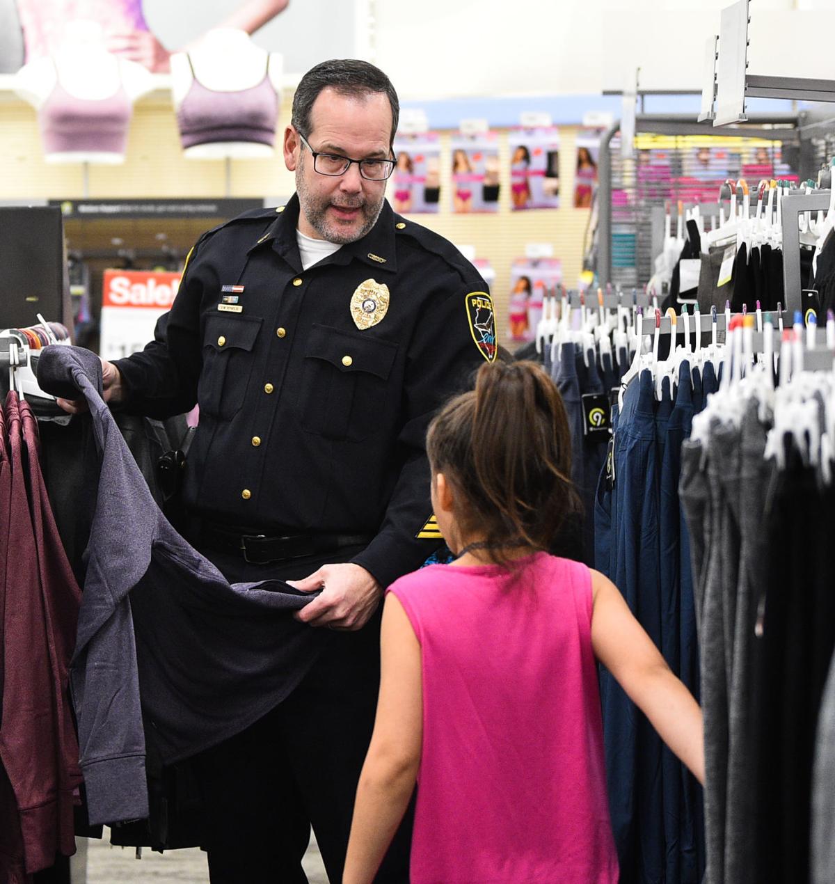 12419-mda-nws-shopcop-007a.JPG