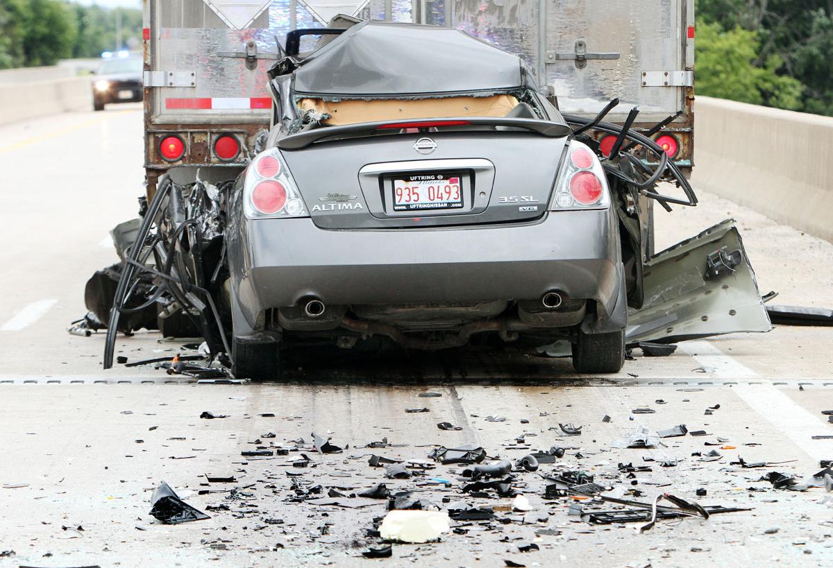 Driver in Centennial Expressway accident dies Traffic qctimes com