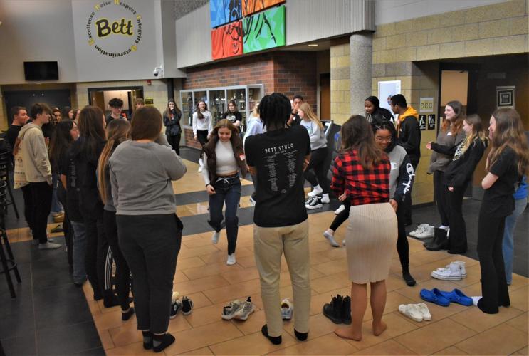 Bettendorf student council hosts High School Exchange event