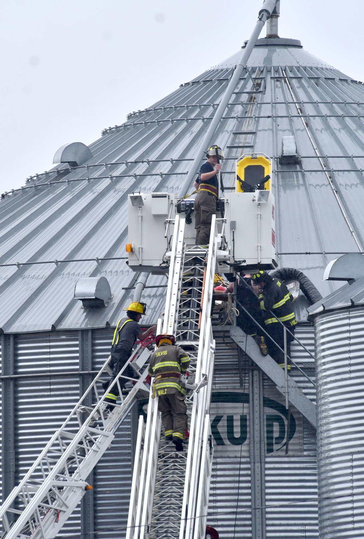 ocillating corn silo rescue equipment
