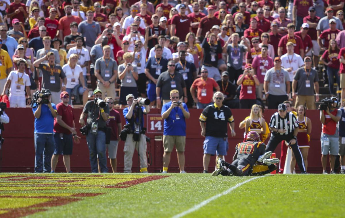 090917-HAWKEYE-FOOTBALL-030
