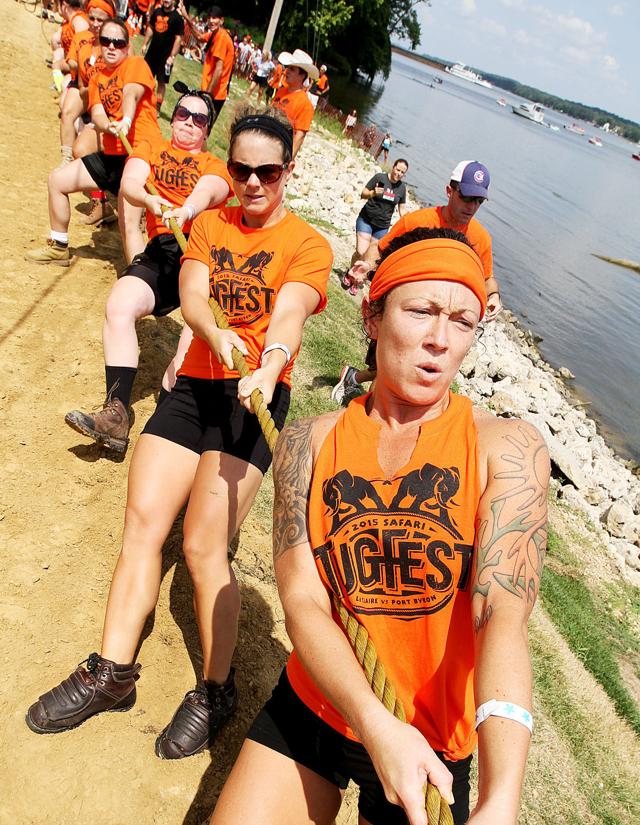Photos Tug Fest Between Iowa and Illinois News Local and National