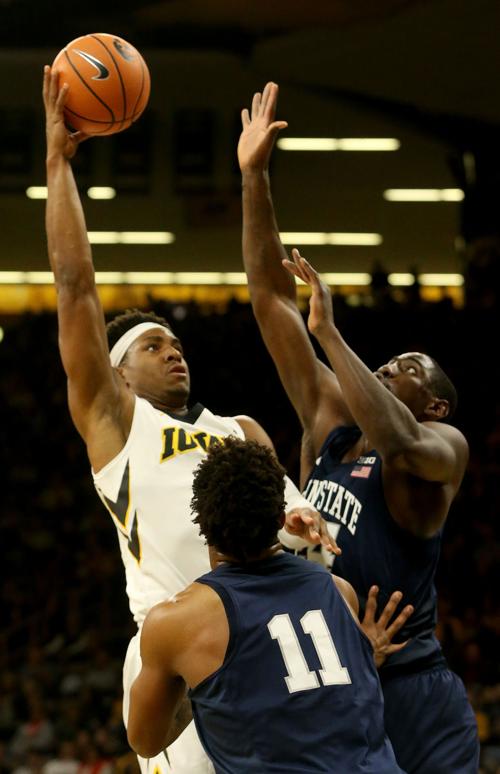 120217-Iowa-PennSt-010