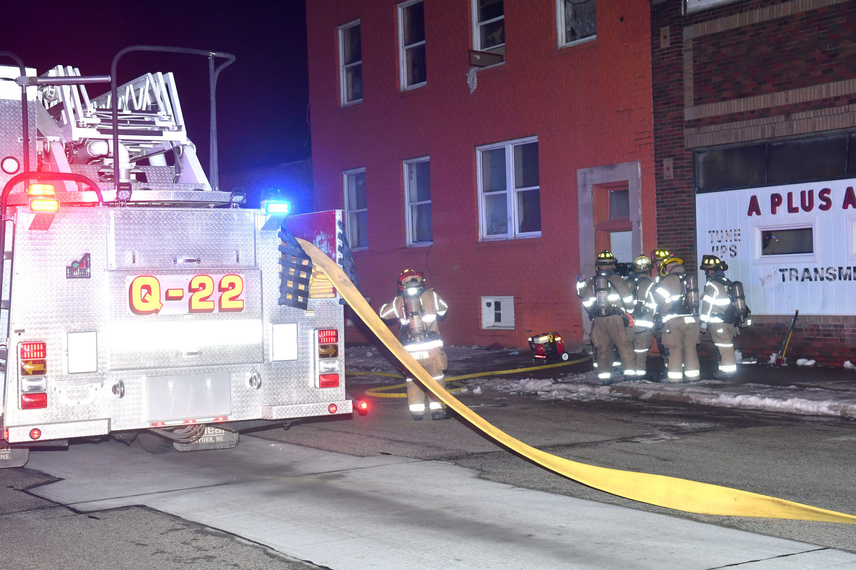 East Moline Firefighters Quickly Knock Down Apartment Fire