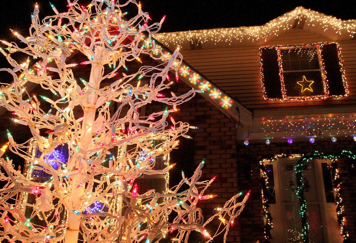 we need a little light these days so the kall christmas corona christmas light show