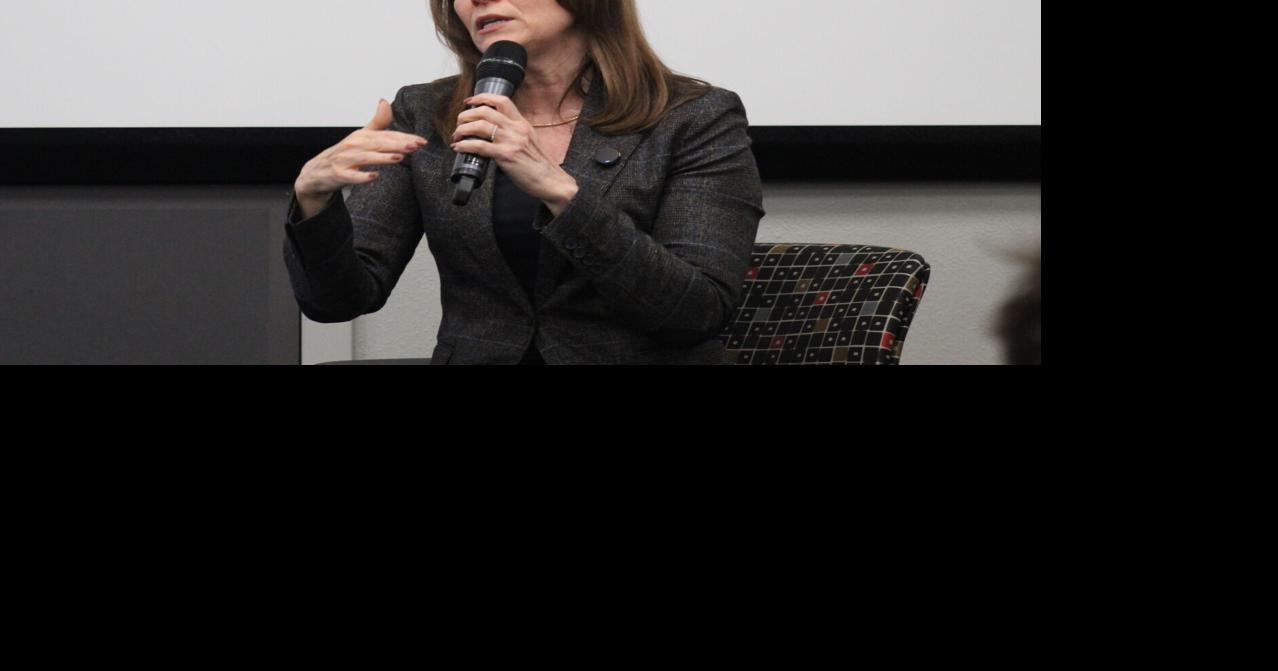 Campaign Almanac: National Democrats spotlight congressional races in Iowa’s 1st and 3rd districts