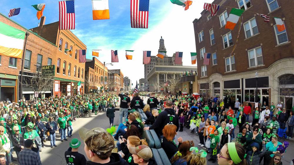 Photos Grand Parade in Davenport News