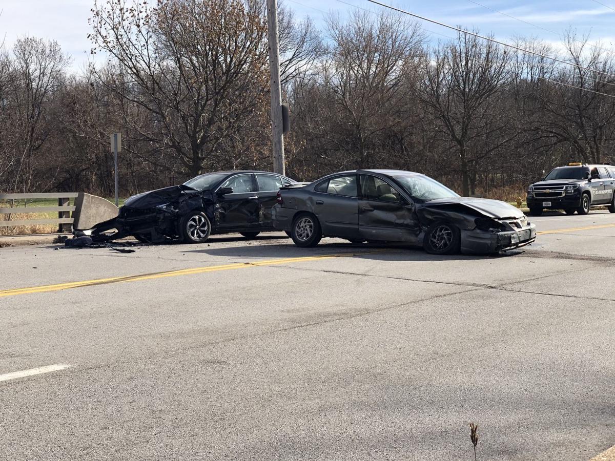 Davenport Police respond to car crash at 29th and Eastern