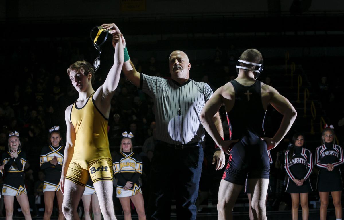 011117-BETTENDORF-WRESTLING-002.jpg