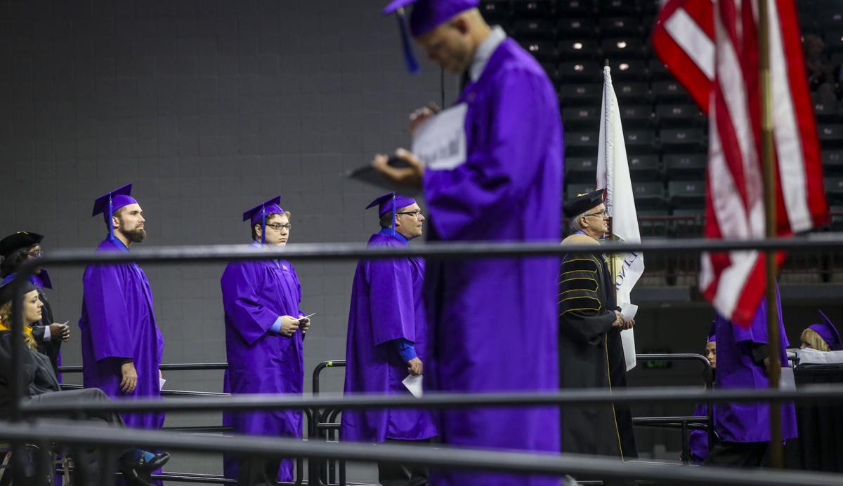 051417-WIU-QC-GRADUATION-007
