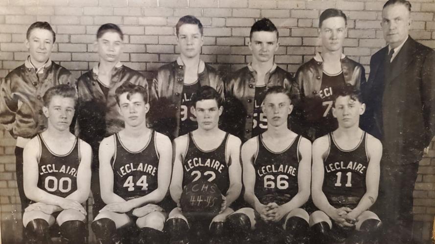 LCHS basketball team 1944-45.jpg