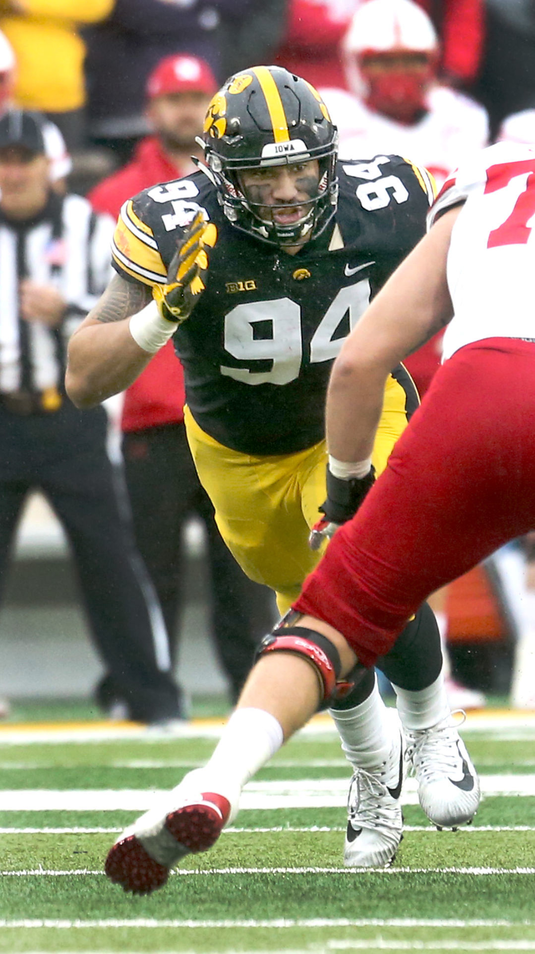 Challenging Path Makes Eric Epenesa Stronger - Sports Illustrated Iowa  Hawkeyes News, Analysis and More