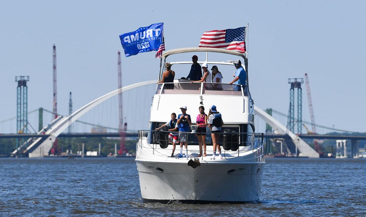 Boat Parade In The Q C For Trump Local News Qctimes Com