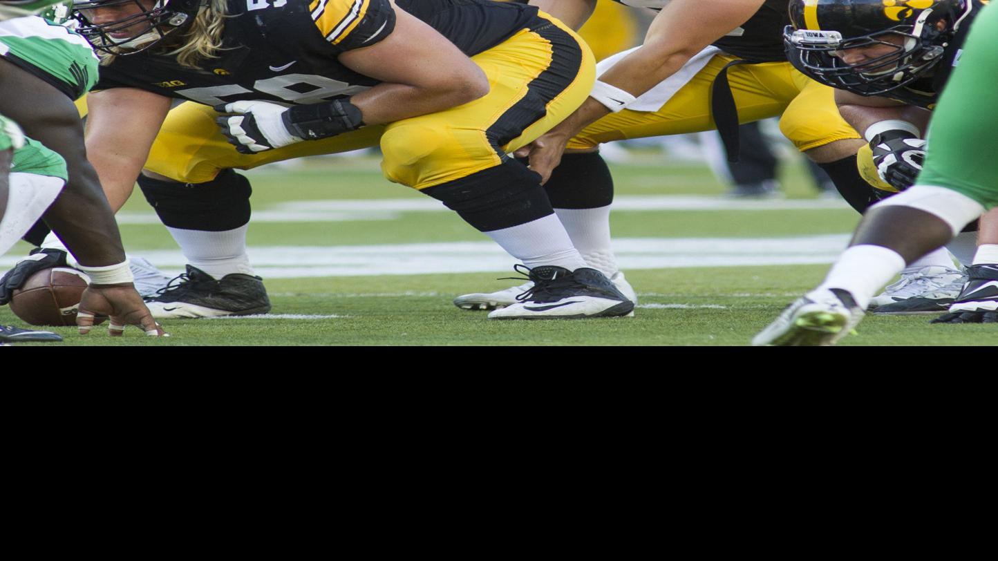 Season Of Growth For Iowa S Young Quarterbacks Steve Batterson