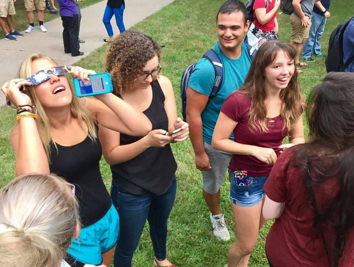 Eclipse watching in Q-C