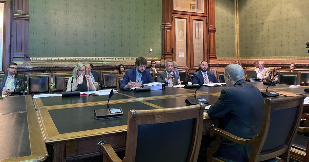 State Panel Print Reducing Iowa’s state panels on tap for state lawmakers