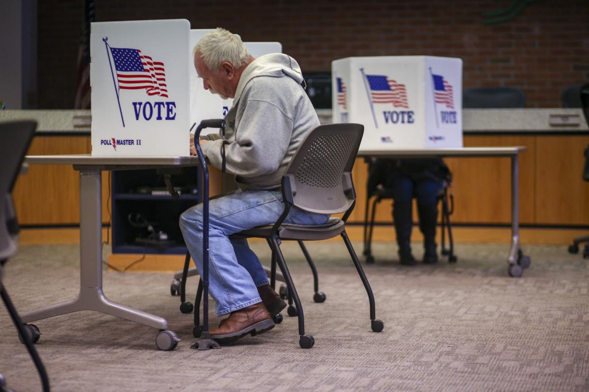 110618-voting-003
