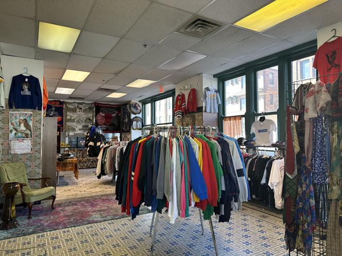 Local vintage store gives new life to pre-loved clothing – Iowa State Daily
