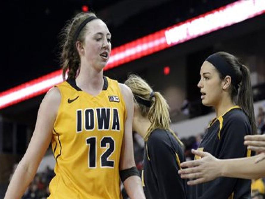 Hawkeyes Top Northwestern In Big Ten Women S Tourney Opener Iowa