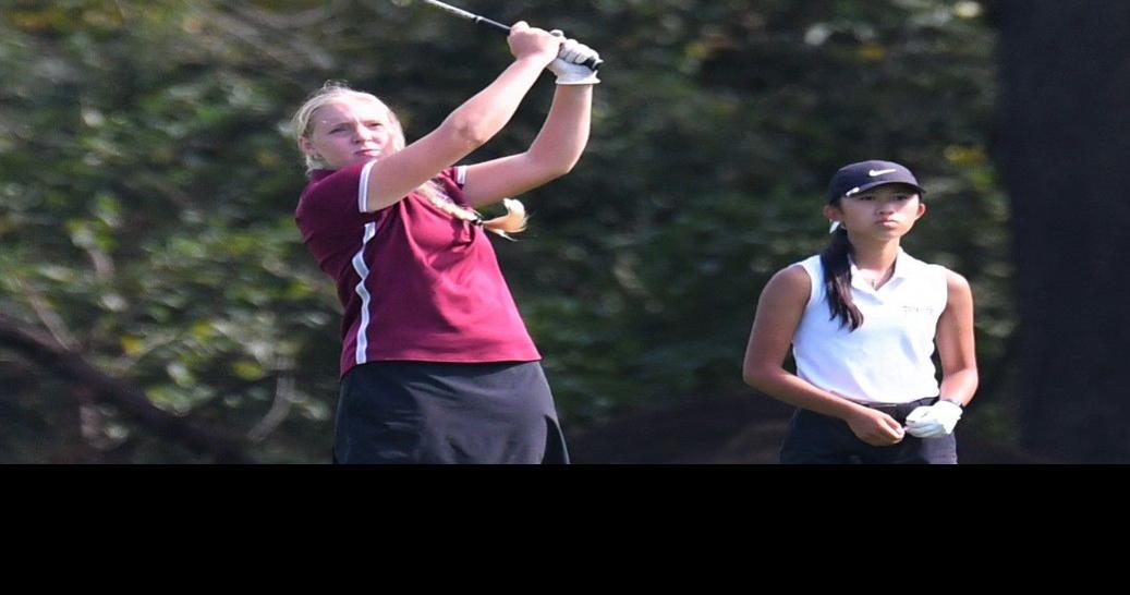 Photos IHSA Class 1A girls golf regional at Saukie Golf Course