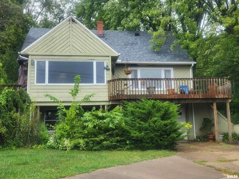 3 Bedroom Home in Le Claire 150,000