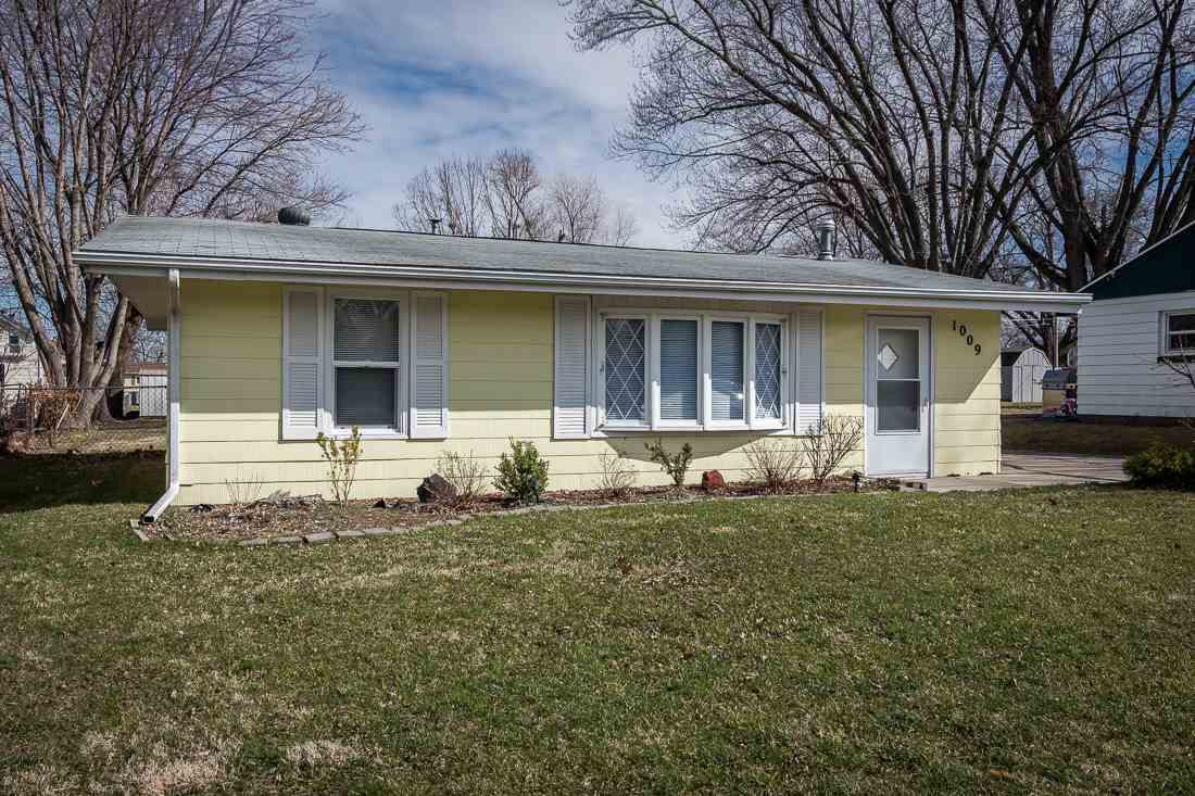 2 Bedroom Home in Silvis - $72,000
