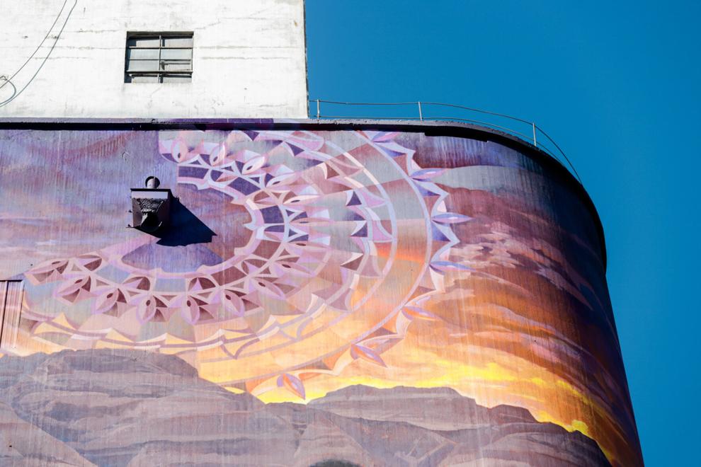 How many cans of spray paint do you think were used to complete the GTA elevator mural?
