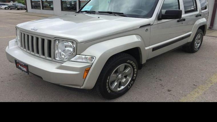 2008 Grey Jeep Liberty