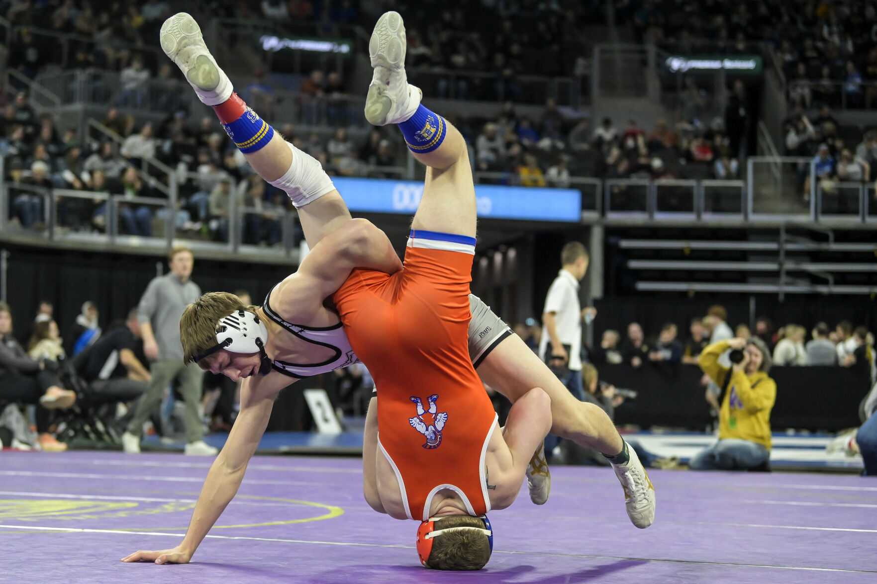 Canton Leads Class B Standings in South Dakota State Wrestling Finals