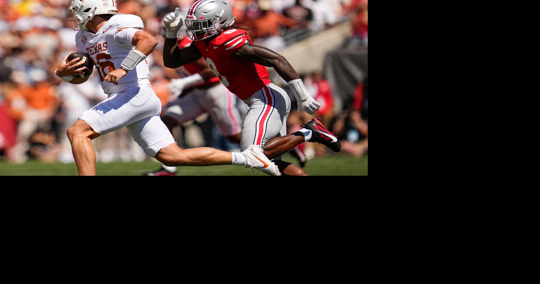 Ohio State Buckeyes linebacker Arvell Reese (8) pursues Texas Longhorns quarterback Arch Manning (16) during the NCAA football