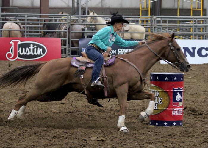 Tyson Durfey Closes Strong To Win Tie Down Roping