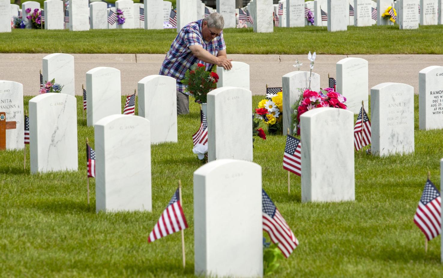 PHOTOS Flags for Fallen Vets Photos