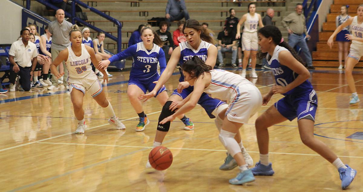 Stevens Girls Hold Off Sioux Falls Lincoln Sports