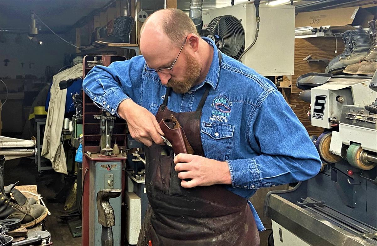 Bob�s Shoe Repair struggles through economic downturn