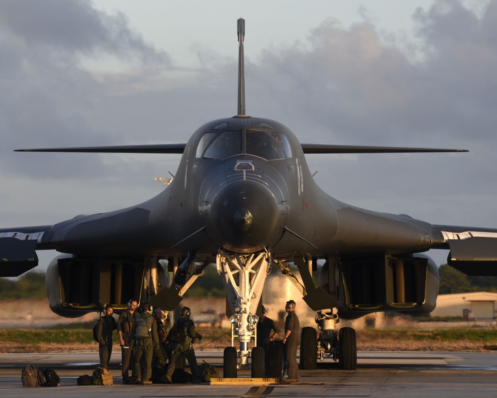 Ellsworth, B-1 Bombers Selected To Test New Air-to-surface Missile