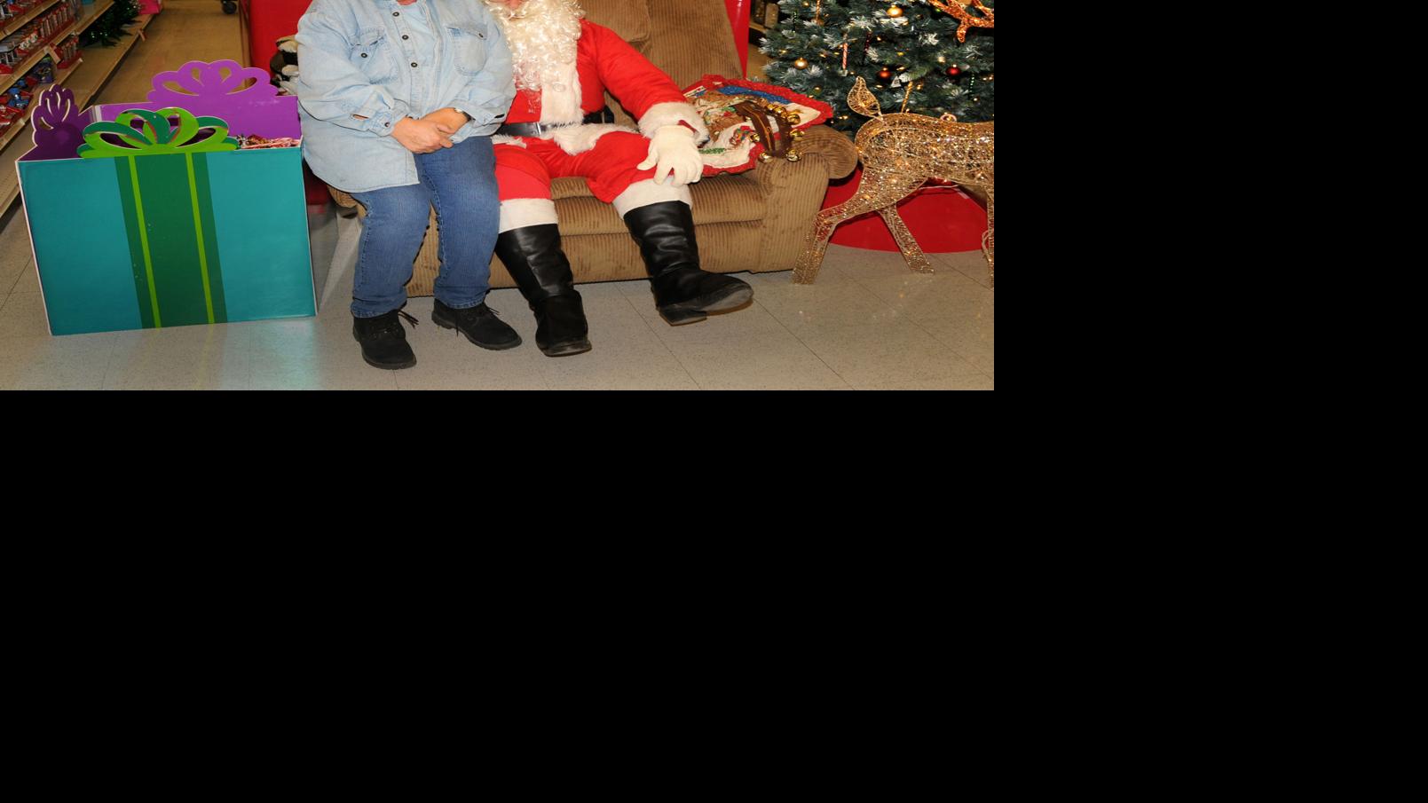 Christmas crew works toward 34th annual dinner | Belle ...
