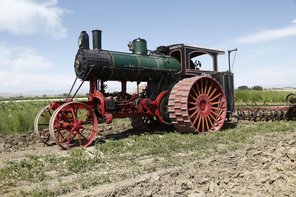 Nearly gone, but not Steamengine tractors live on